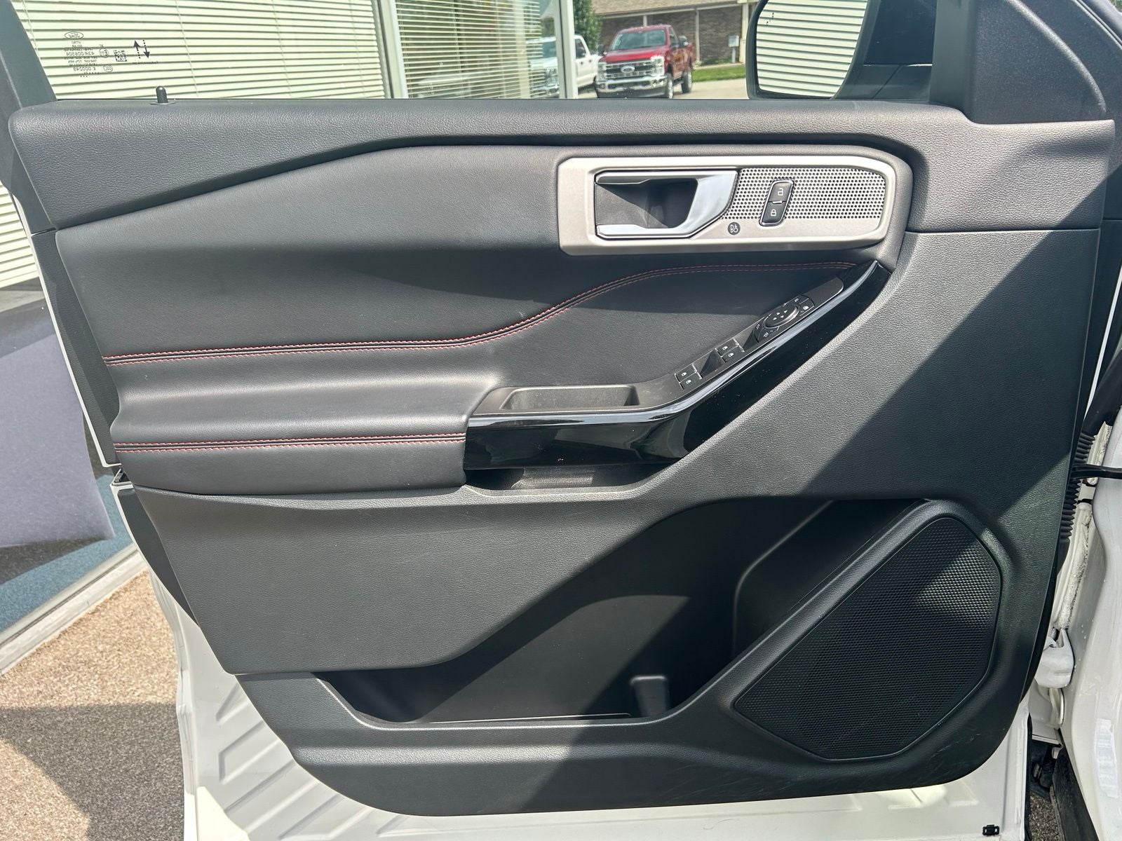 2024 Ford Explorer ST-Line