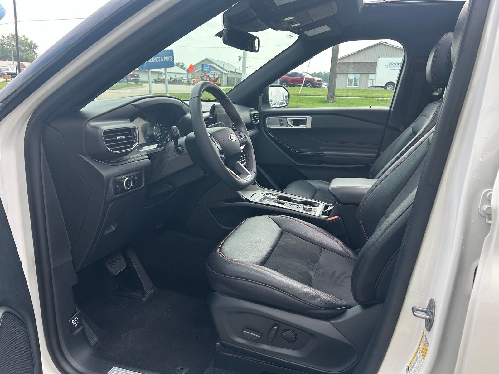 2024 Ford Explorer ST-Line