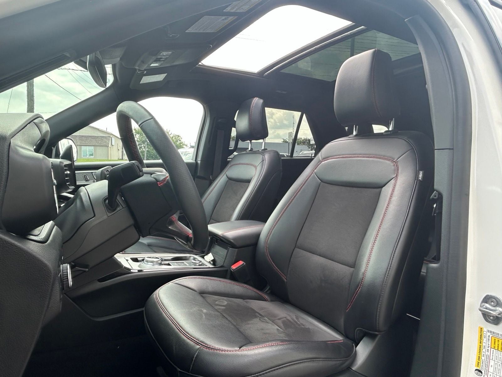 2024 Ford Explorer ST-Line