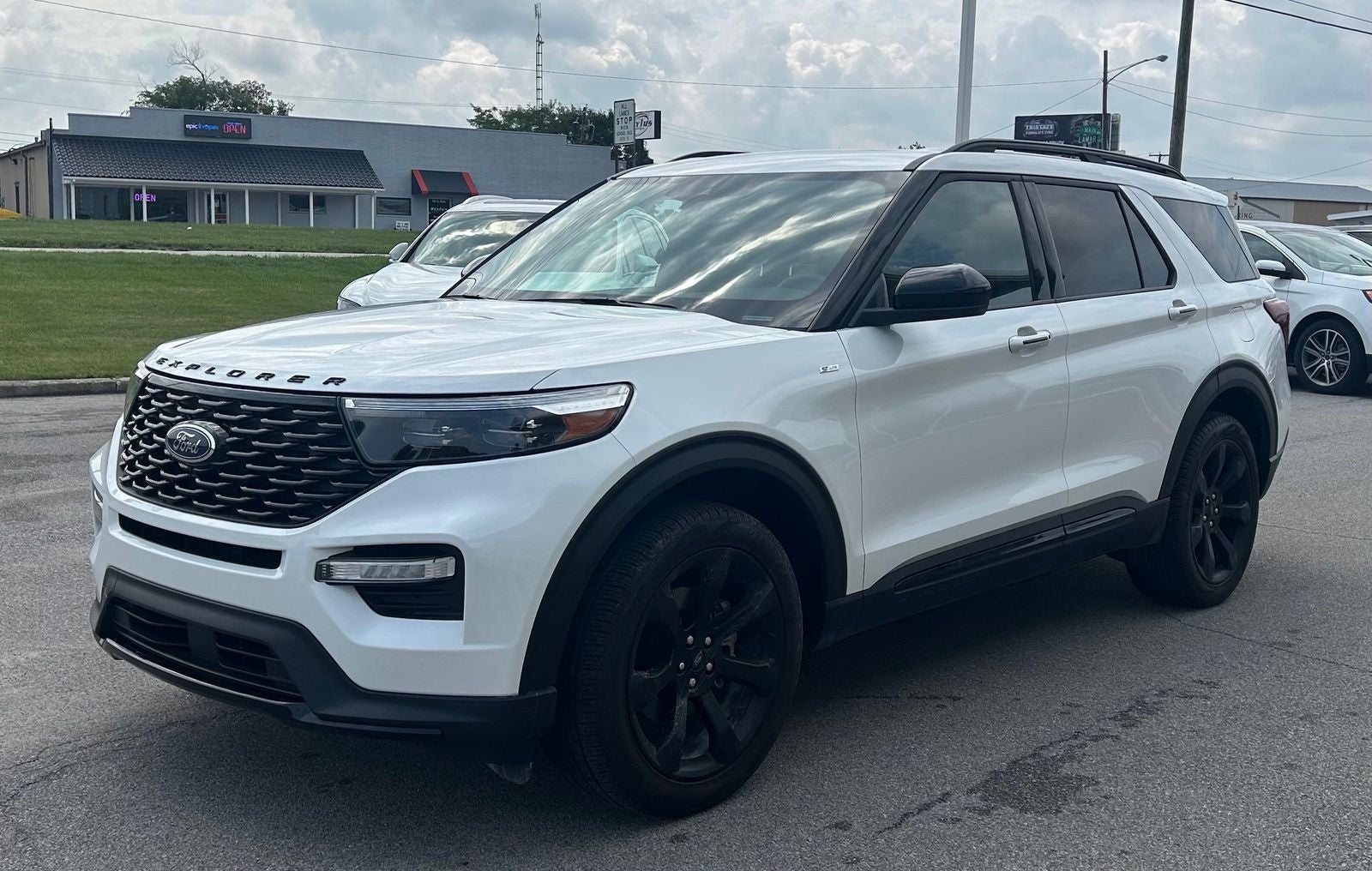 2024 Ford Explorer ST-Line