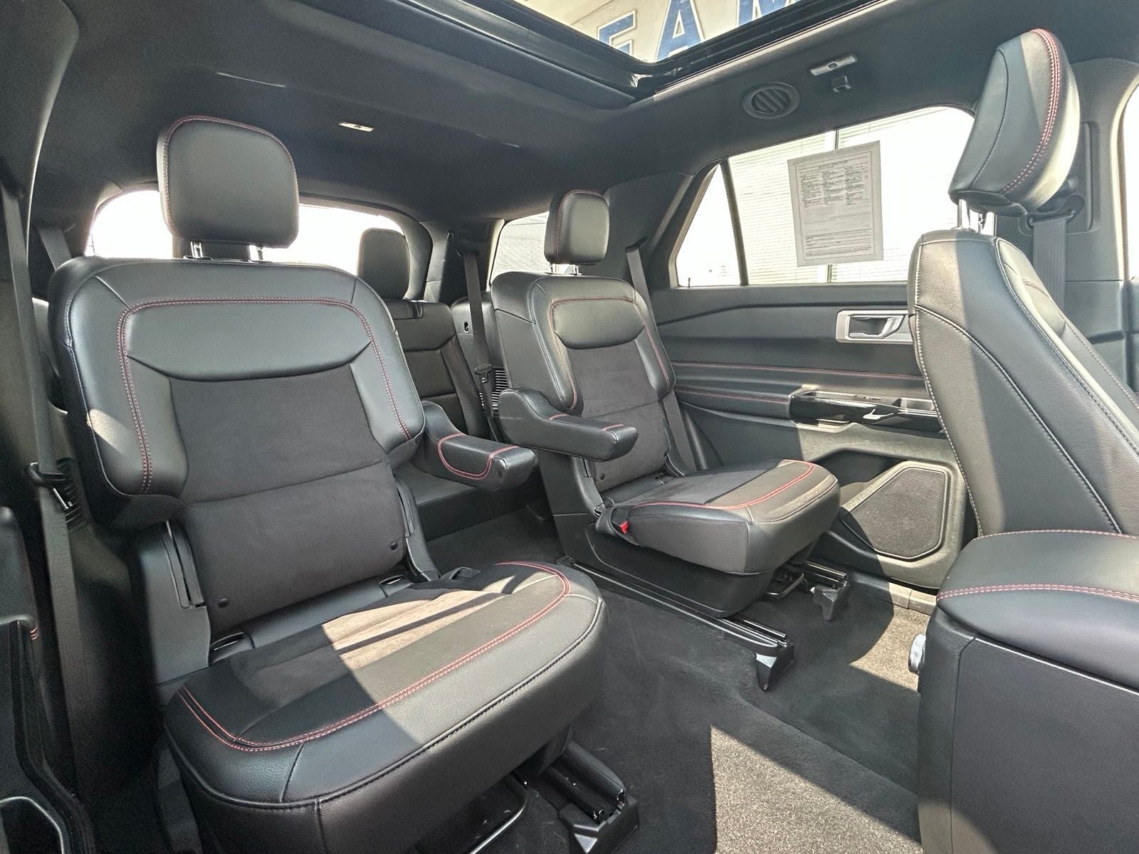 2024 Ford Explorer ST-Line