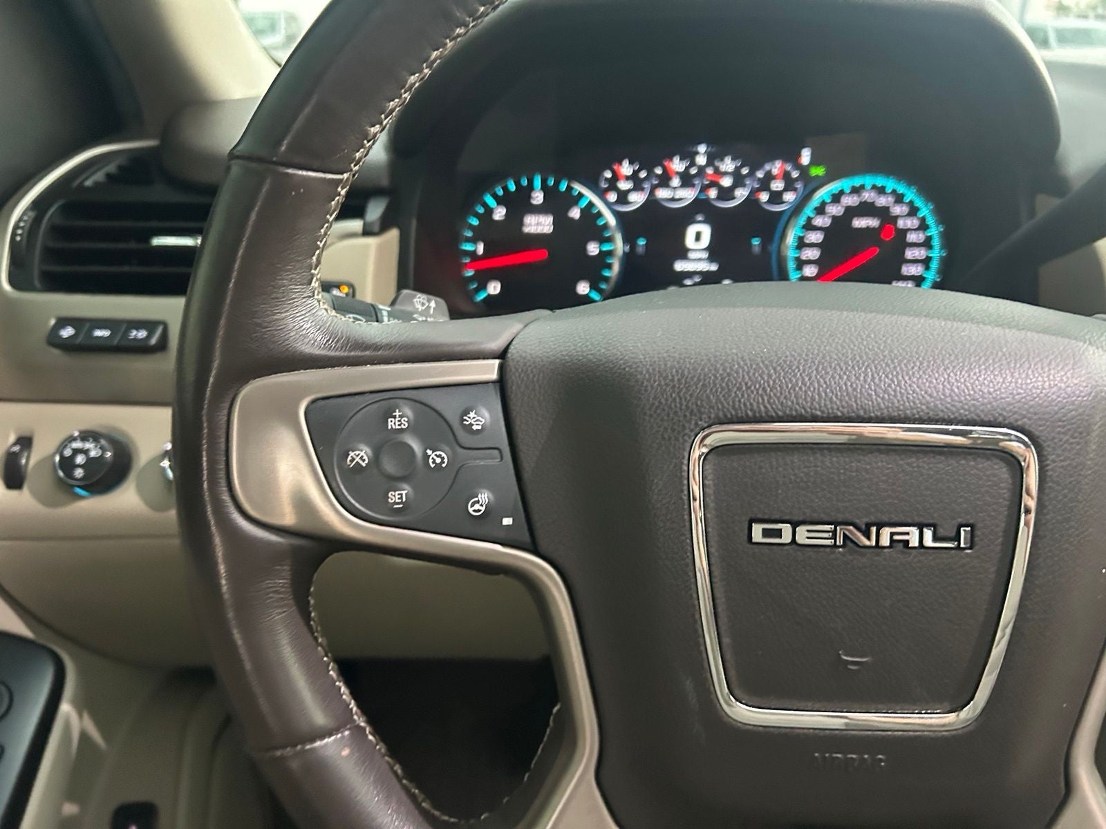 2020 GMC Yukon XL Denali