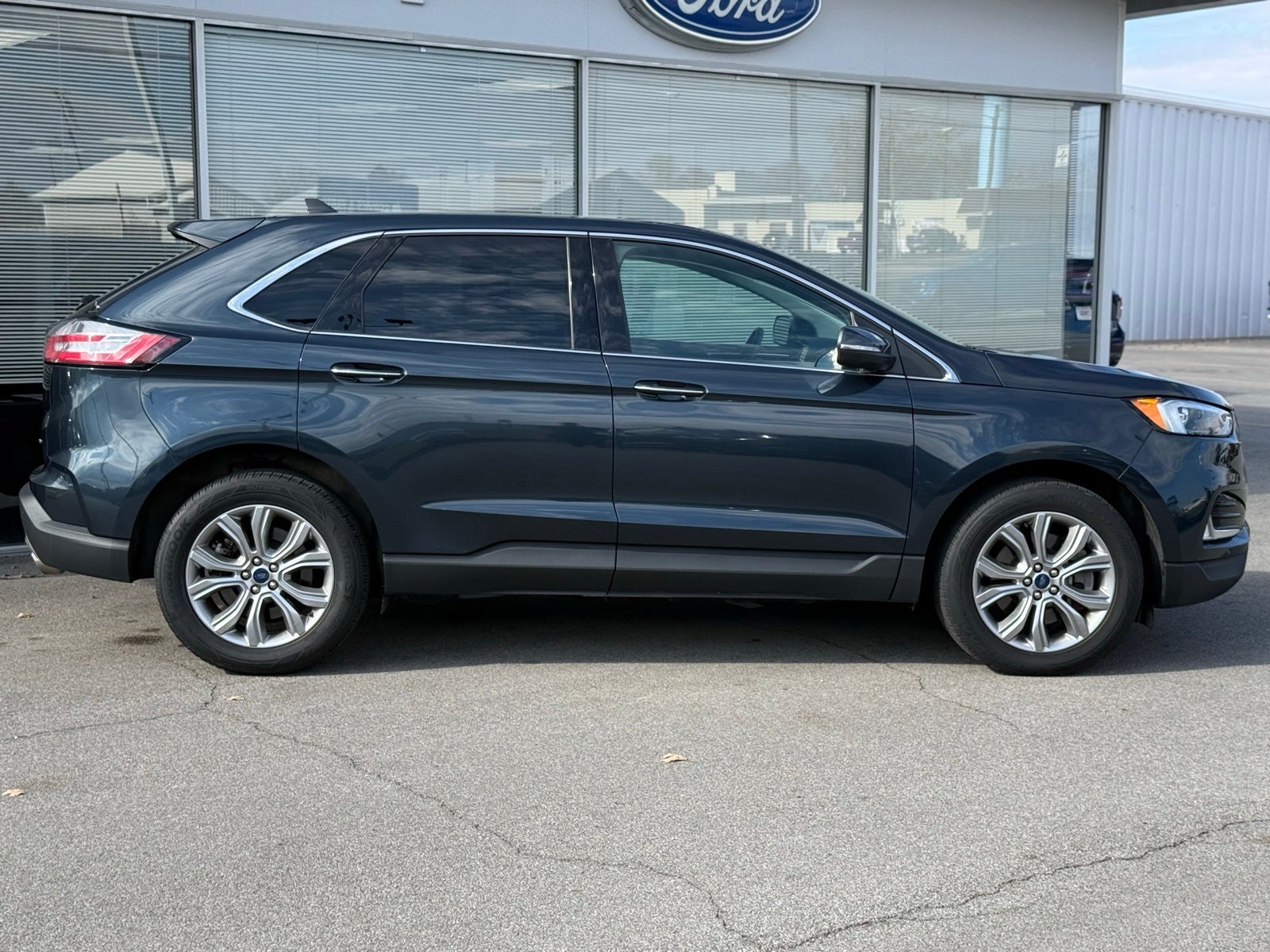 2022 Ford Edge Titanium