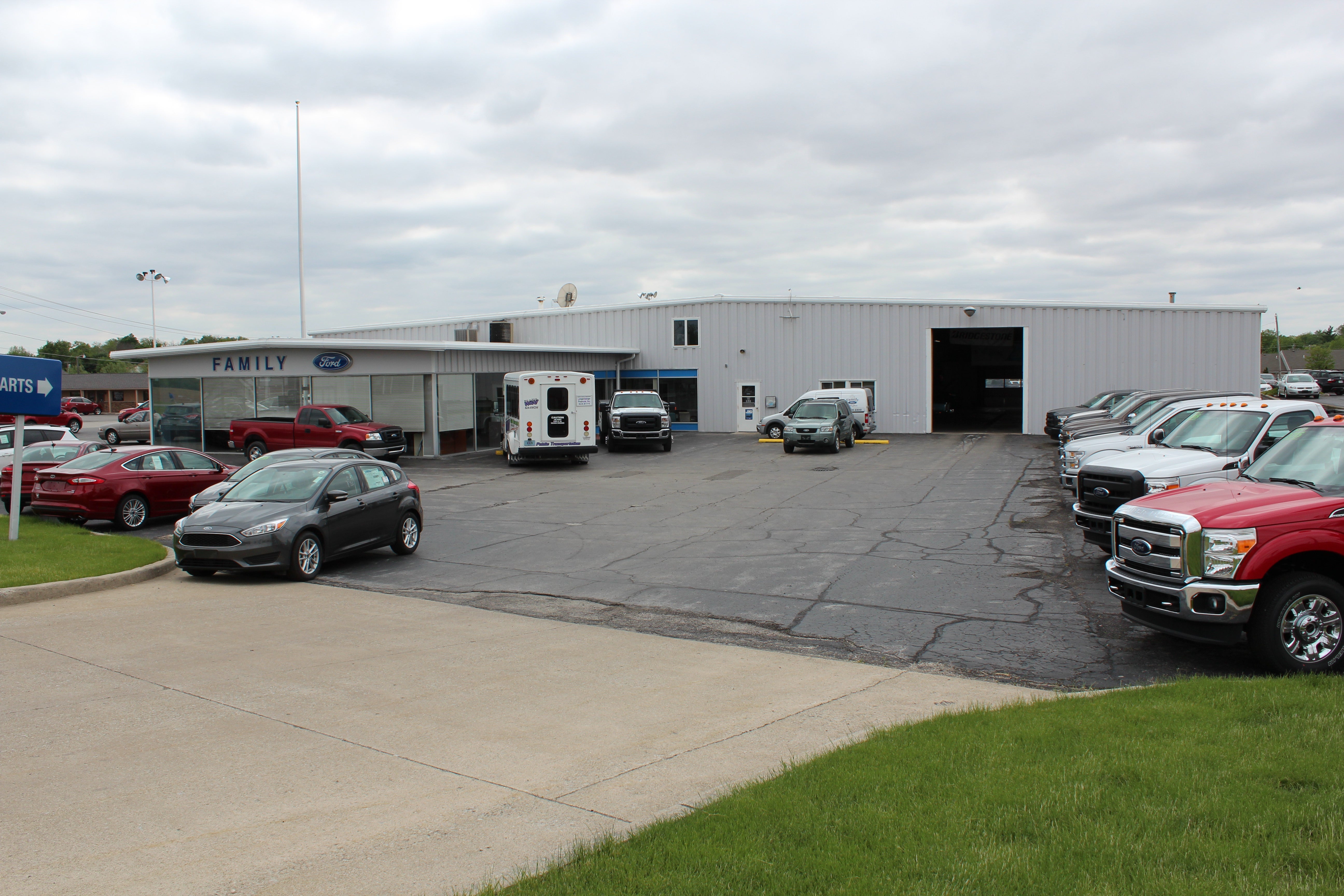 Ford dealership in Bluffton, IN at Family Ford of Bluffton